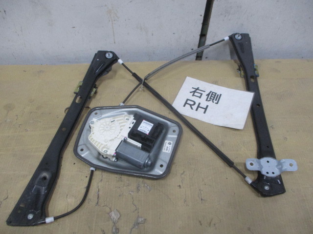VW フォルクスワーゲン ゴルフ 1KBLG フロント右ドアパワーウィンドウレギュレーターモーター 1K0959793K 1K4837462A拍卖