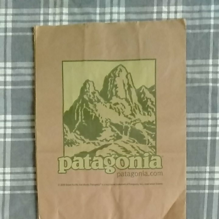 パタゴニア patagonia 紙袋 ひとつの値段です。拍卖
