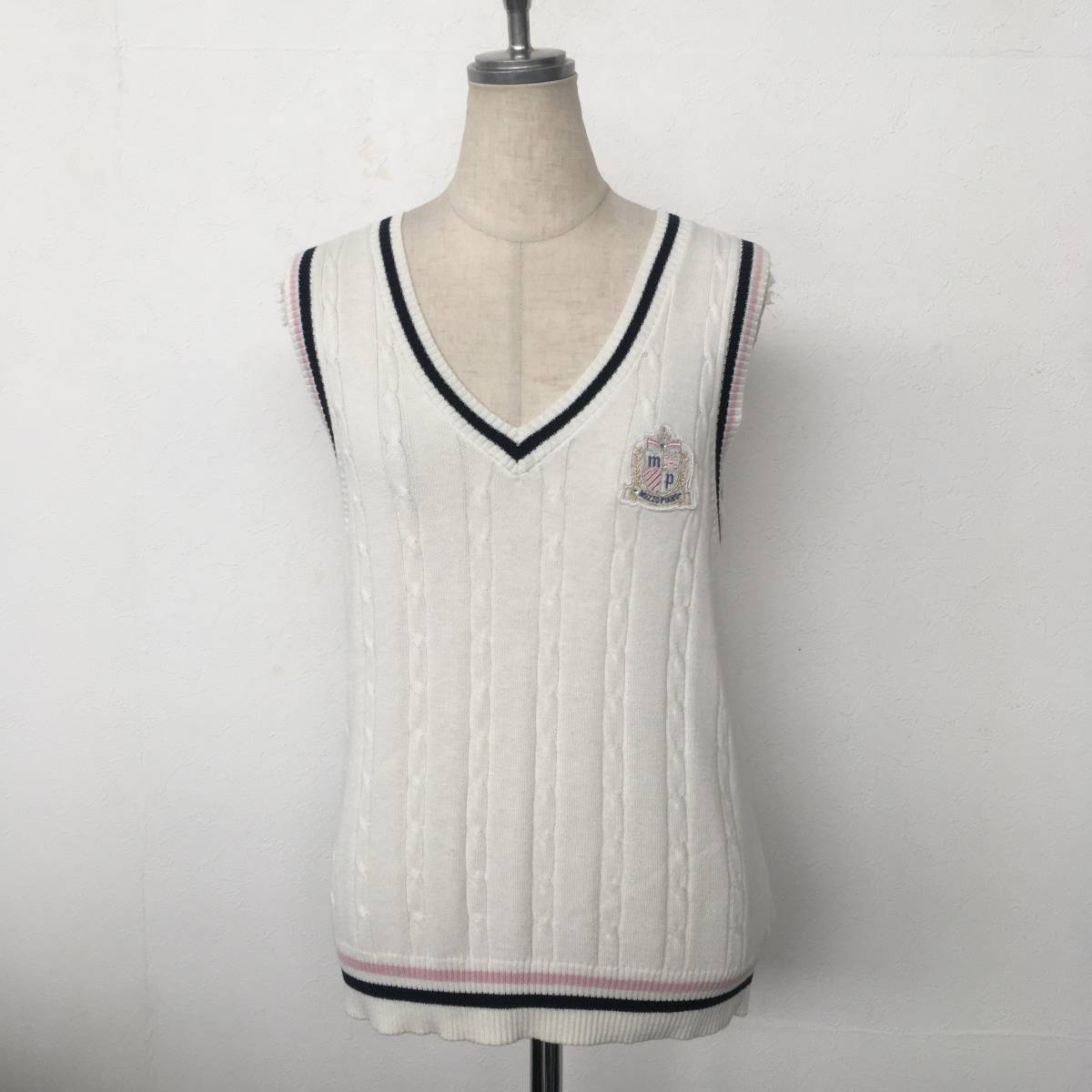 メゾピアノ ワッペン付き スクール風コットンベスト160拍卖