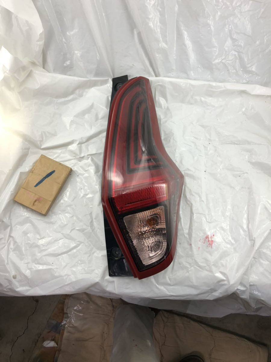 h1.108 日産 デイズ B44W 右テールランプ ICHIKOH D231 右側運転席側 テールライト拍卖