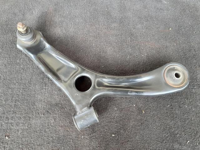 25,559km 構内走行テストOK アルト F DBA-HA25S 右 /運転席 フロント ロアアーム 2WD ABS付 オートマ車 45201-85K00拍卖