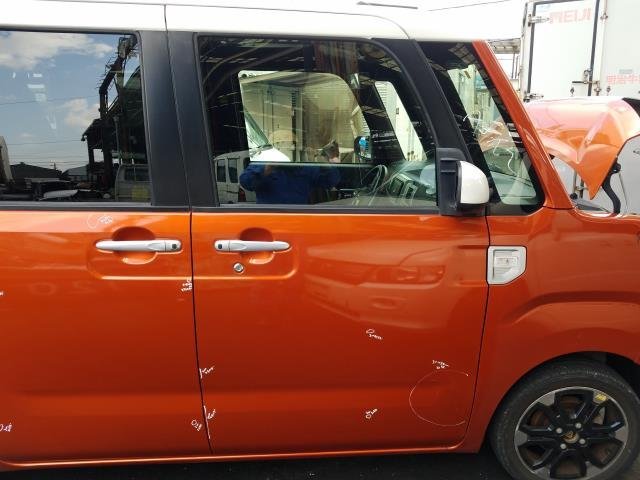 ウェイク G SA DBA-LA710S 右/運転席 フロント ドア X85 パールホワイトⅢ/トニコオレンジ M3108 67001-B2420 ドアミラー欠品拍卖