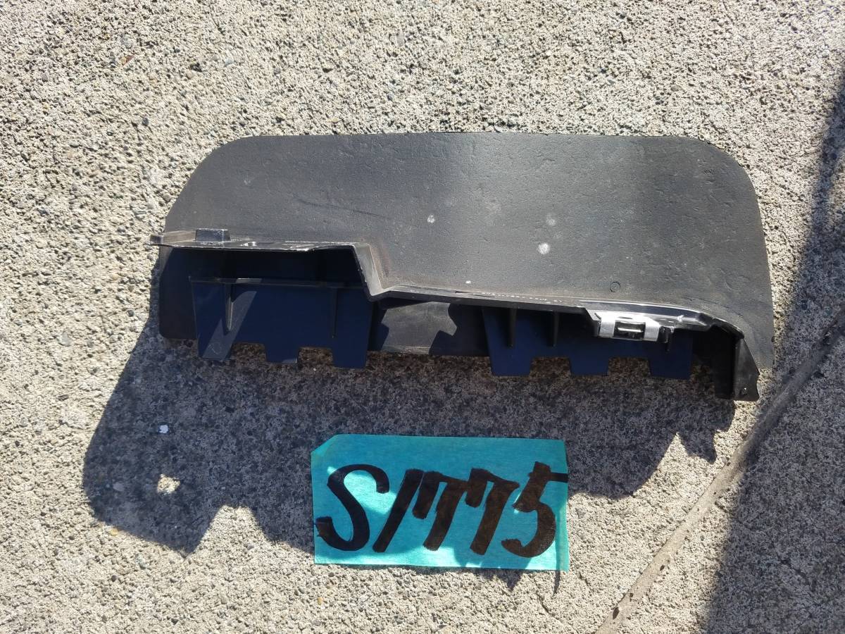 Porsche ポルシェ 971 パナメーラ 純正 ホイールカバー マッドガード 右 971.854.828 S1775拍卖