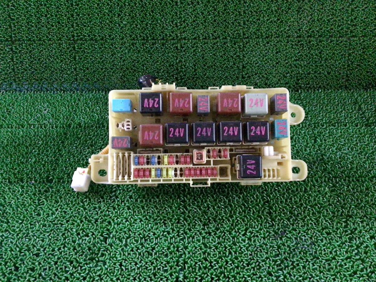 XZU508 H.21年 日野 デュトロ カウルサイド リレー ボックス Assy C2 240116④ 即日発送可 ヤフオク 82660-37030 80s拍卖