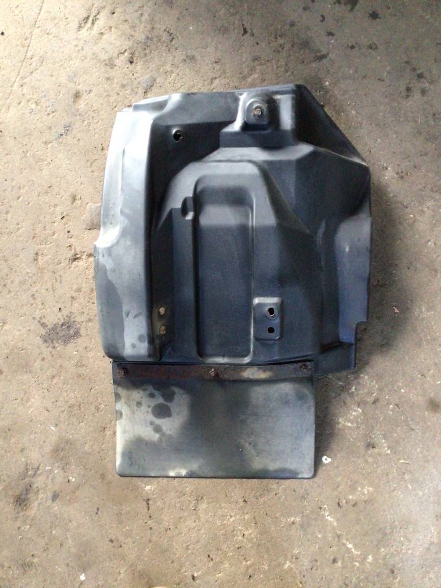 XZU508 H.21年 日野 デュトロ マッドガード 泥よけ (L) 割れ箇所あ A 240118 ④ 即日発送可 ヤフオク 140s拍卖