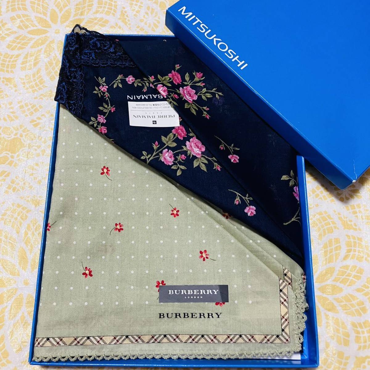 新品/BURBERRY/2枚/大判ハンカチ/正規品/バーバリー/綿100%/未使用/即決あり/匿名発送/ノバチェック/スカーフ/ストール/日本製/花柄拍卖