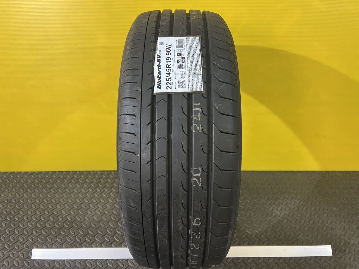 T833 新品未使用 225/45R19 YOKOHAMA BluEarth-RV RV03 ヨコハマ ブルーアース アールブイ 夏タイヤ サマータイヤ 2021年製 1本のみ拍卖