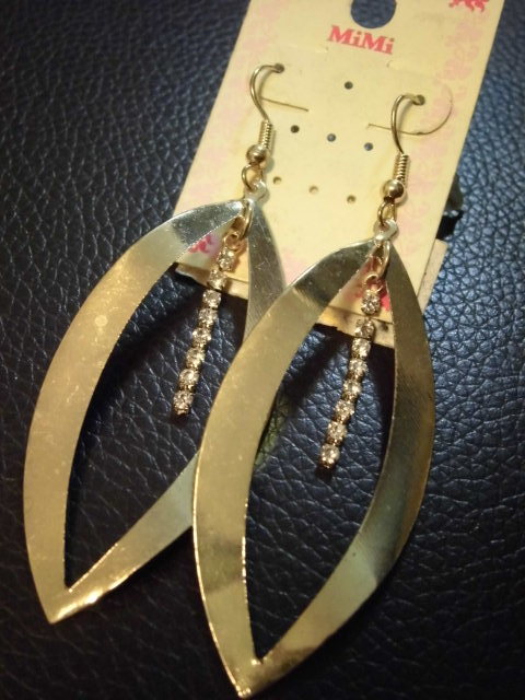 ★★★ピアスNo,56★ラインストーン付き大振りピアス★★★拍卖