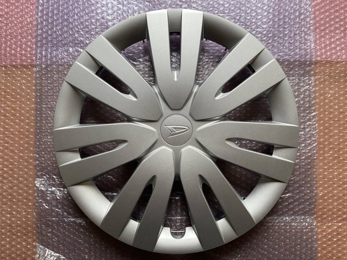 ☆ 新車添付 未使用品 ダイハツ キャスト 純正 15in スチールホイール用 ホイールキャップ シルバー 42602-B2370 1枚 ☆①拍卖