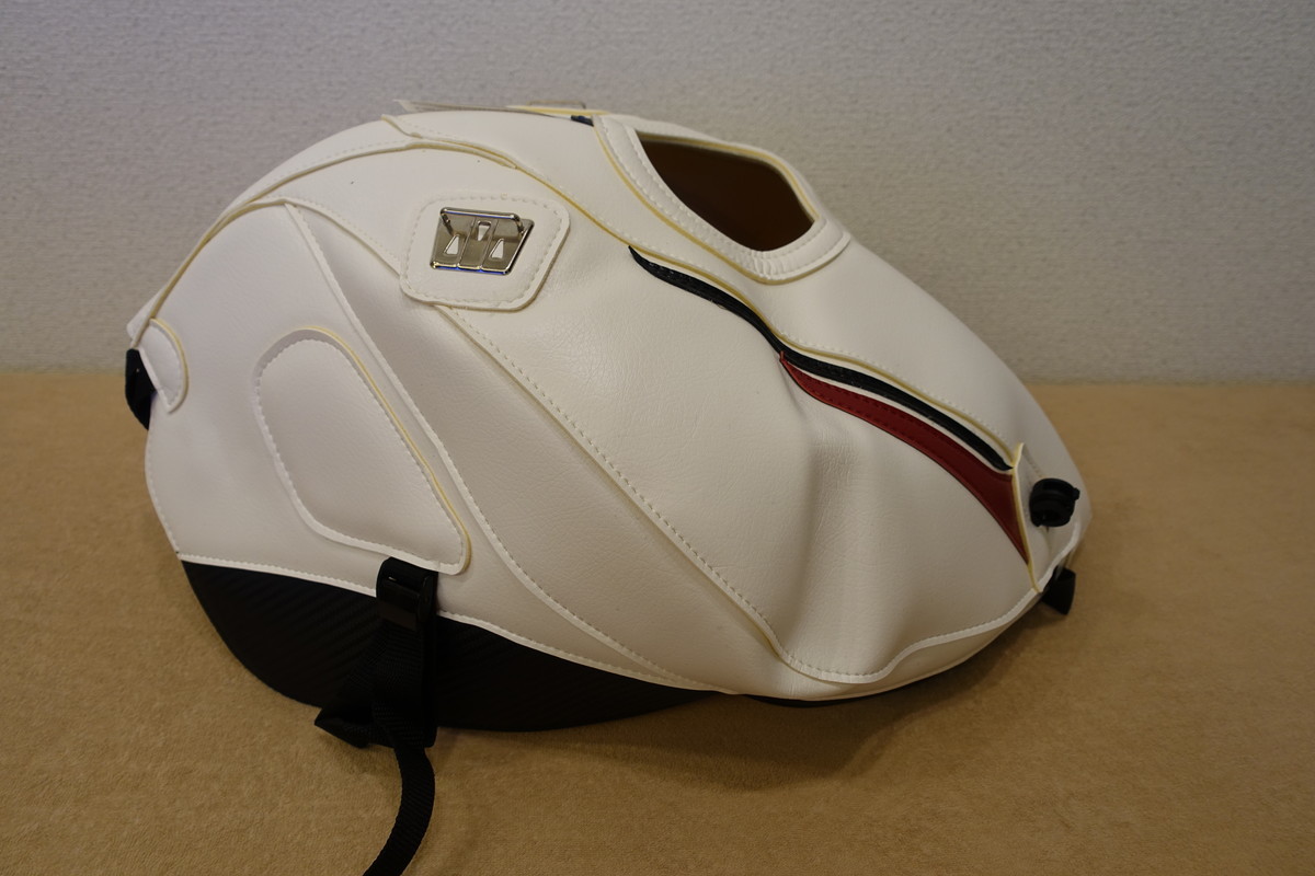 バグスター ストリートトリプルR S RS (13-21) タンクカバー ホワイト/ブラック/レッド 定価38,500円 1655M BAGSTER ストリートトリプル 3拍卖