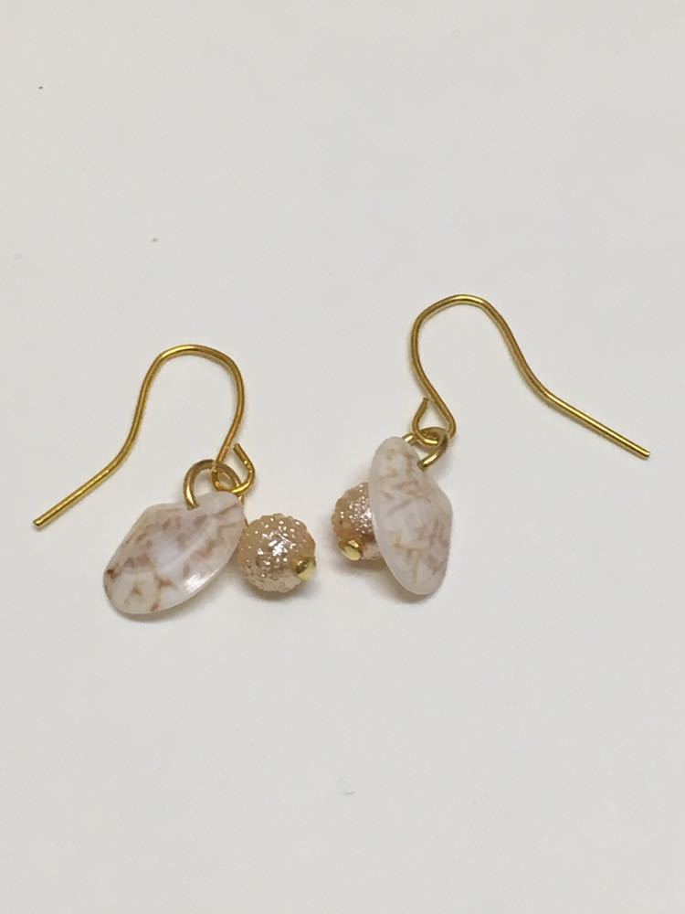 ハンドメイド★シェルとシュガーパールのピアス(060)拍卖