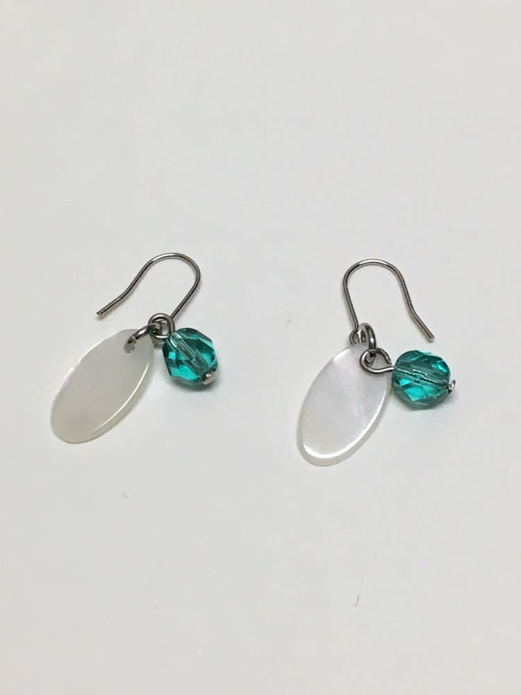 ハンドメイド★シェルとチェコライトテールのピアス(075)拍卖