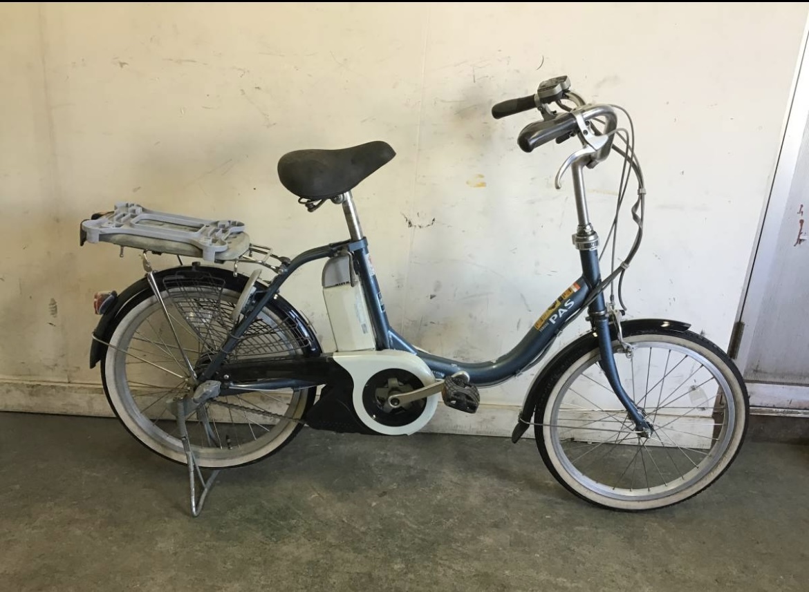 ○152★岐阜発 △YAMAHA PAS/電動自転車△20インチ/充電器無し/タイヤひび割れ有り/鍵が無い為動作未確認/ジャンク品 R4.10.4★拍卖