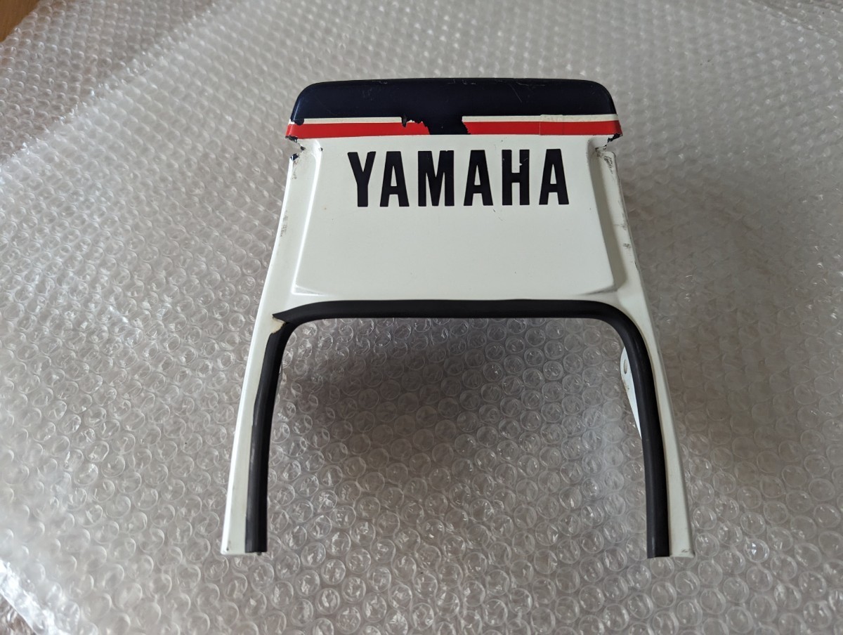 FZ400R 46X リア シートカウル センター中古拍卖