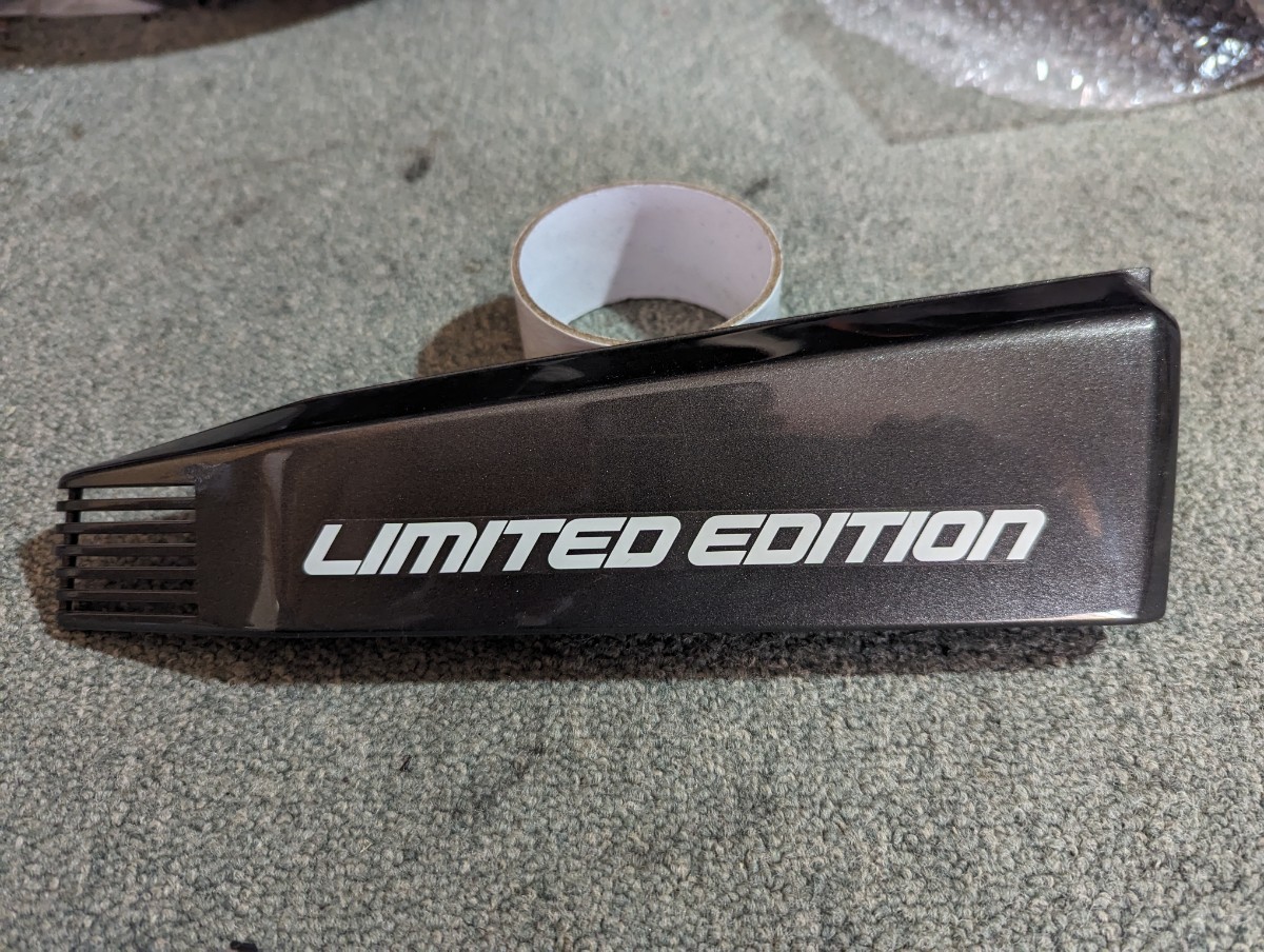 GSX250S GSX400S カタナ 刀 LIMITED EDITION リミテッドエディション スズキ純正 右サイドカバー 純正ガンメタリック 新品デッドストック拍卖