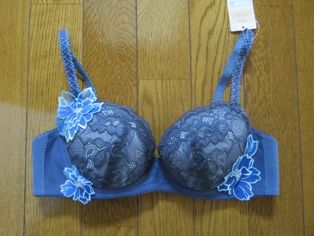【新品】ワコールWingレシアージュ レース立体花付ブラジャー B75拍卖