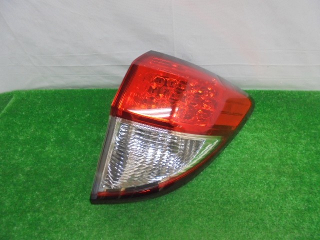 ホンダ/ヴェゼル RU1 右テールランプ LED ユニット コイト220-18085 No.813145【品番 33502-T7A-J31】拍卖