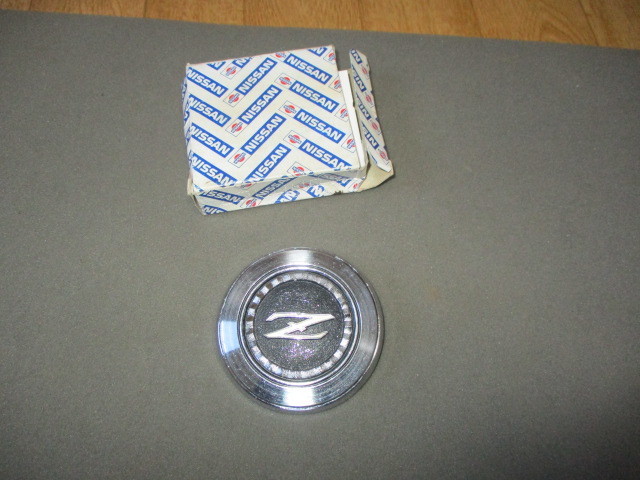 フェアレディZ Z432・240ZG・S30Z前期 当時物 日産純正 肉厚金属製 ピン付き ボンネットフードオーナメント・エンブレム 極美中古拍卖