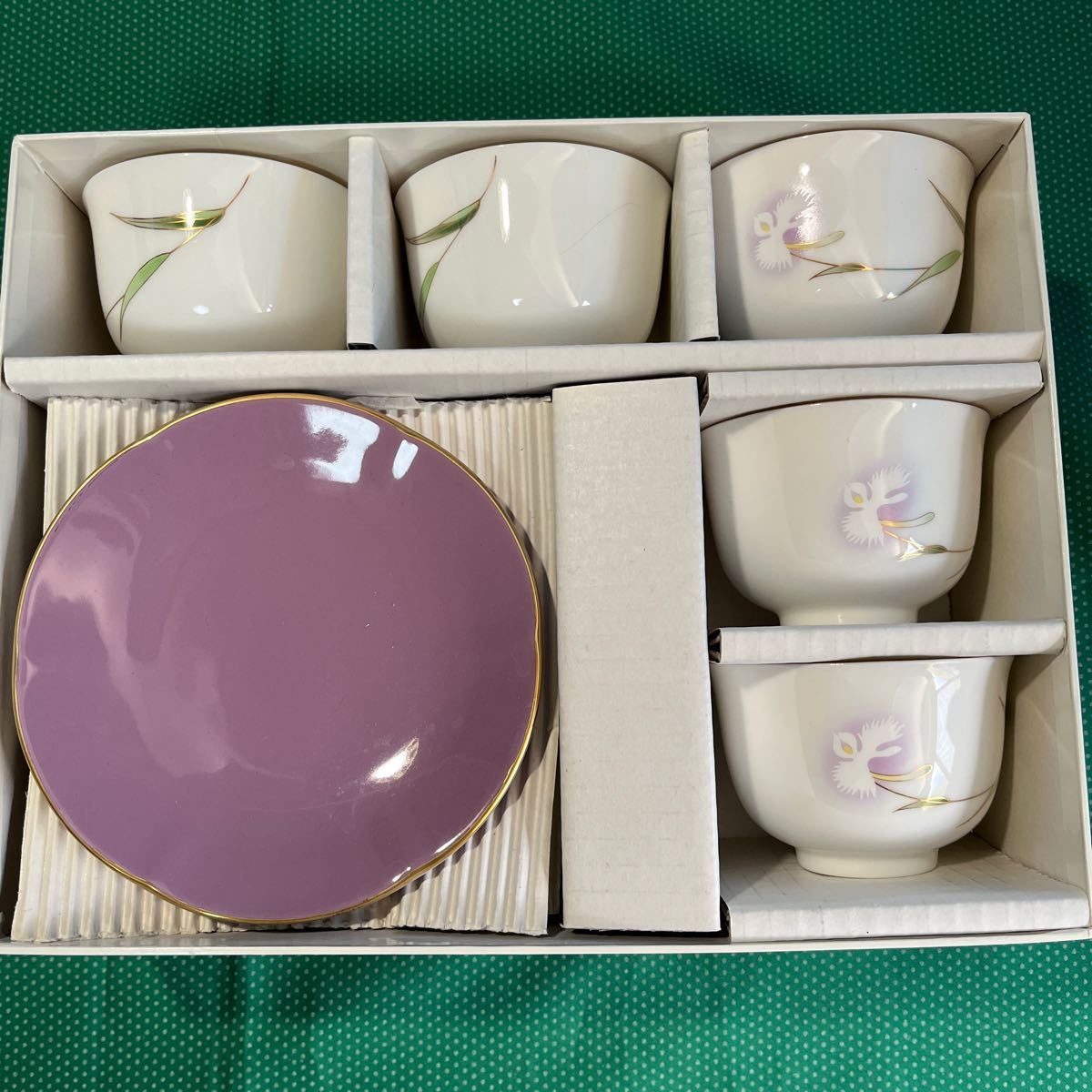 ヤマカ陶器株式会社/しらさぎ草茶菓揃/湯呑み、小皿セット/中古品拍卖
