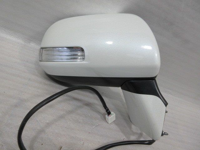 良品 トヨタ ヴォクシー ZRR70 純正 ウィンカー付き 右 ドアミラー 7ピン拍卖