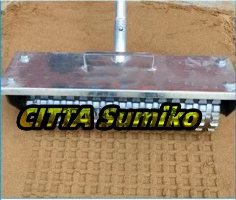 品質保証 セメントセメントセメント壁滑り止めエンボス加工機ロードローラーエンボス加工 柄の長さ調節可能 38*160cm 左官道具 S238拍卖