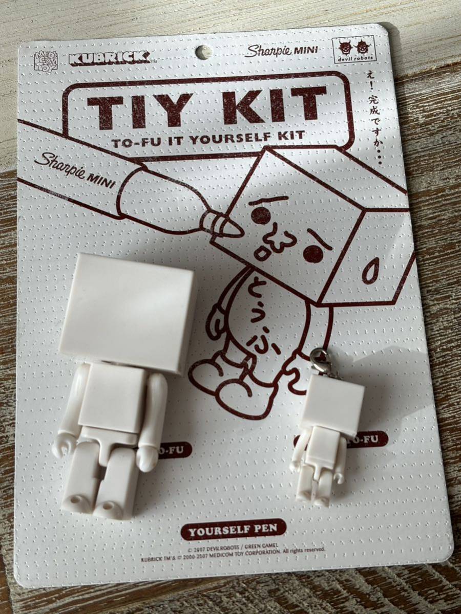TIY KIT キューブリック/KUBRICK100%&50%(トーフ親子/to-fu・デビルロボッツ/DEVILROBOTS・メディコムトイ・フィギュア)拍卖