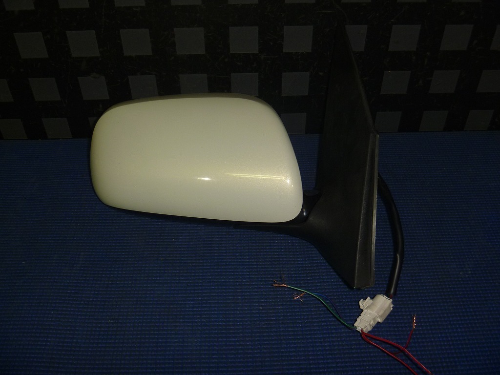 #0365 DBA-KGC10 パッソ 右ドアミラー カラー:W16 動作確認済み拍卖