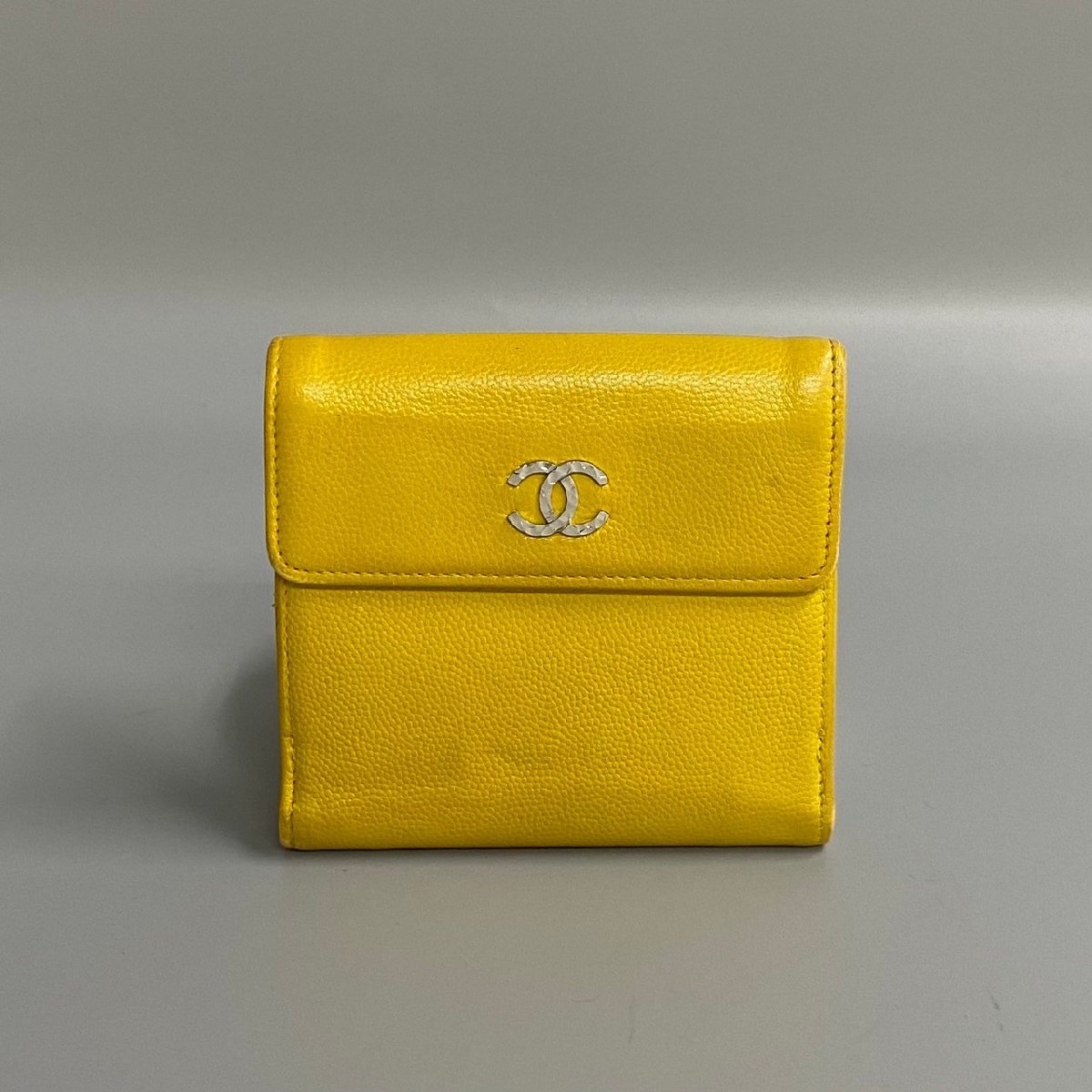 美品 シール有 14番台 CHANEL シャネル キャビアスキン レザー 本革 Wホック 二つ折り 財布 ミニ コンパクト ウォレット イエロー 44010拍卖