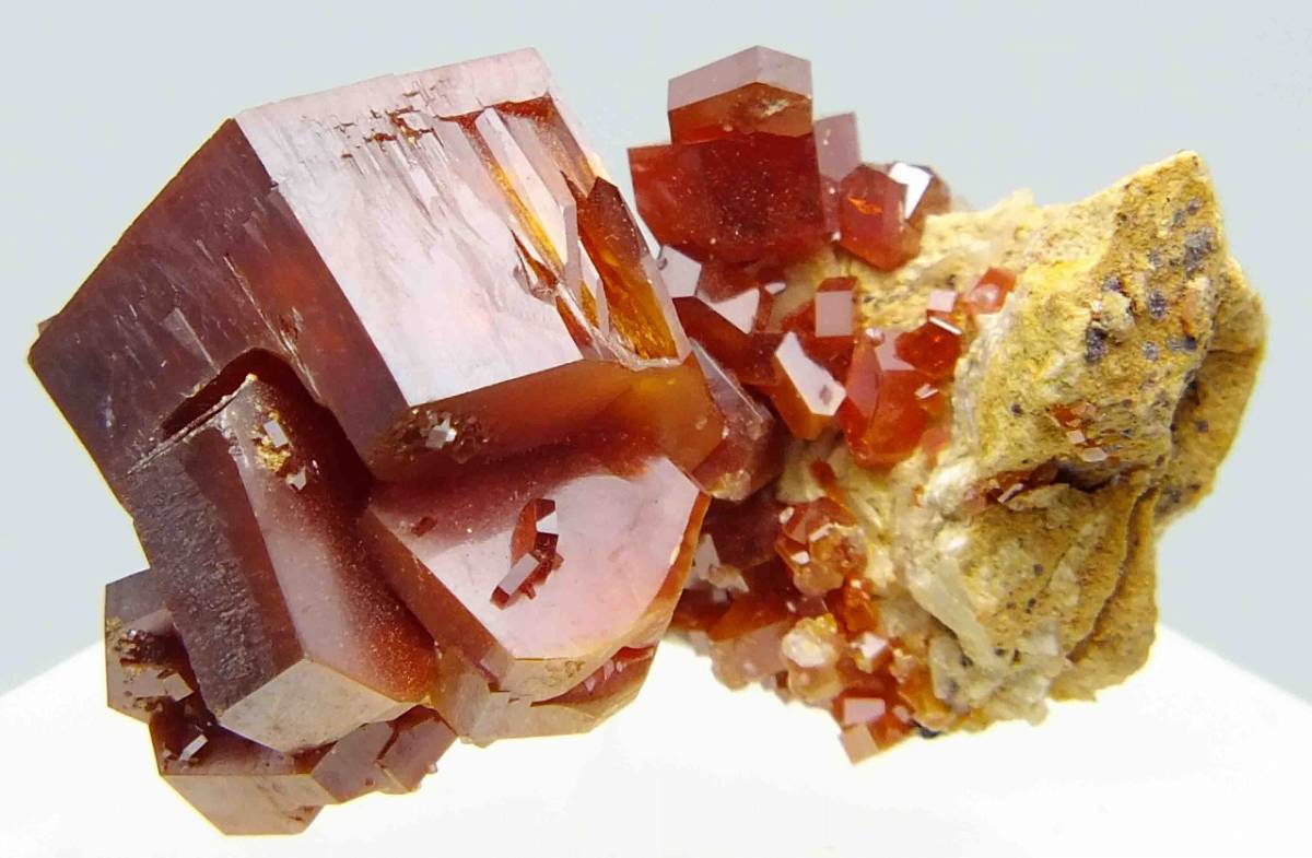 ☆☆ バナジン鉛鉱 ミブラーデン産 <モロッコ> 29 ☆☆拍卖