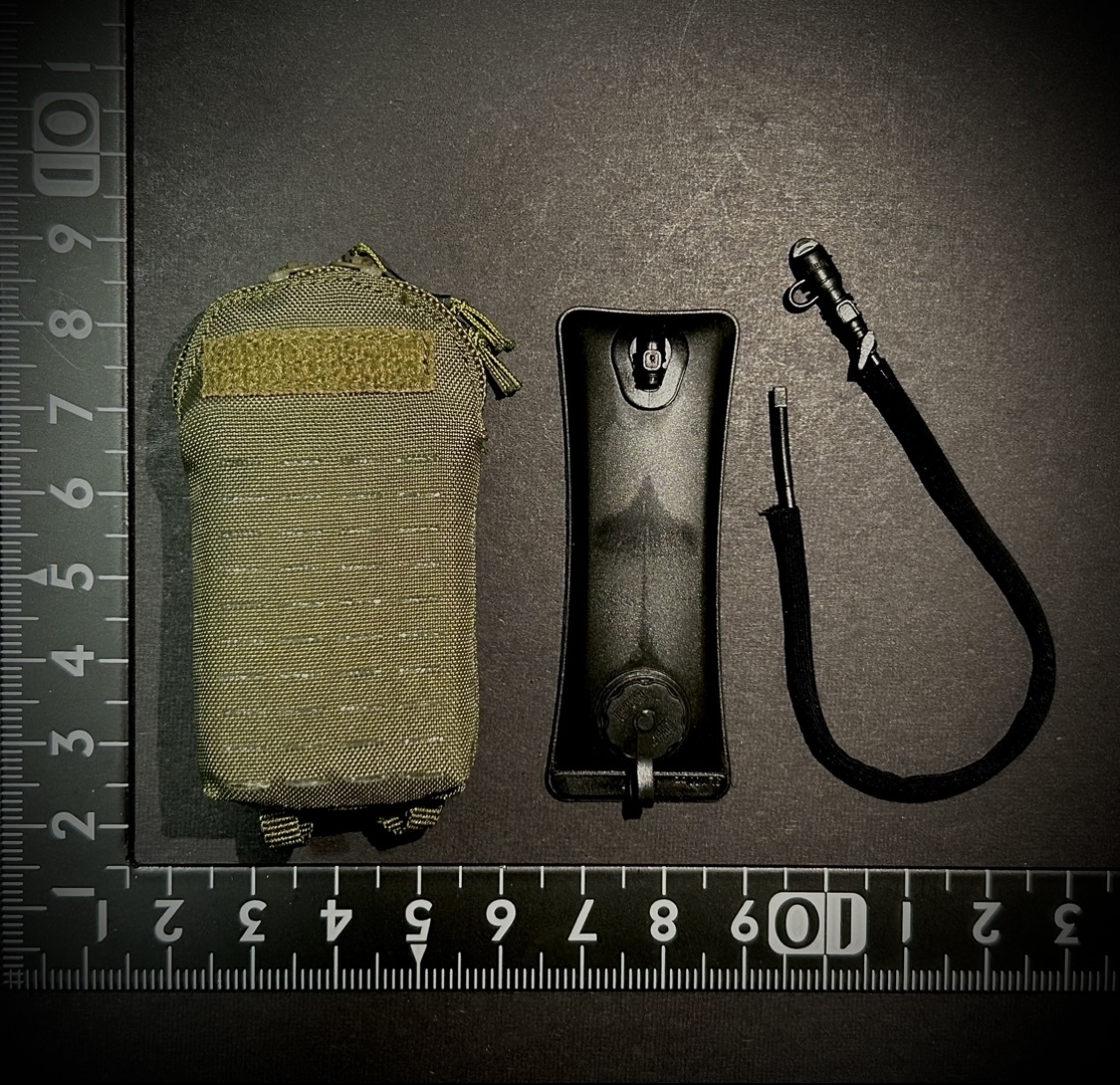 【売切り/値上げ予定】DAMTOYS 模型 1/6 スケール 男性 女性 フィギュア用 給水袋 ハイドレーション ハイドレーションバッグ セット(未使用拍卖