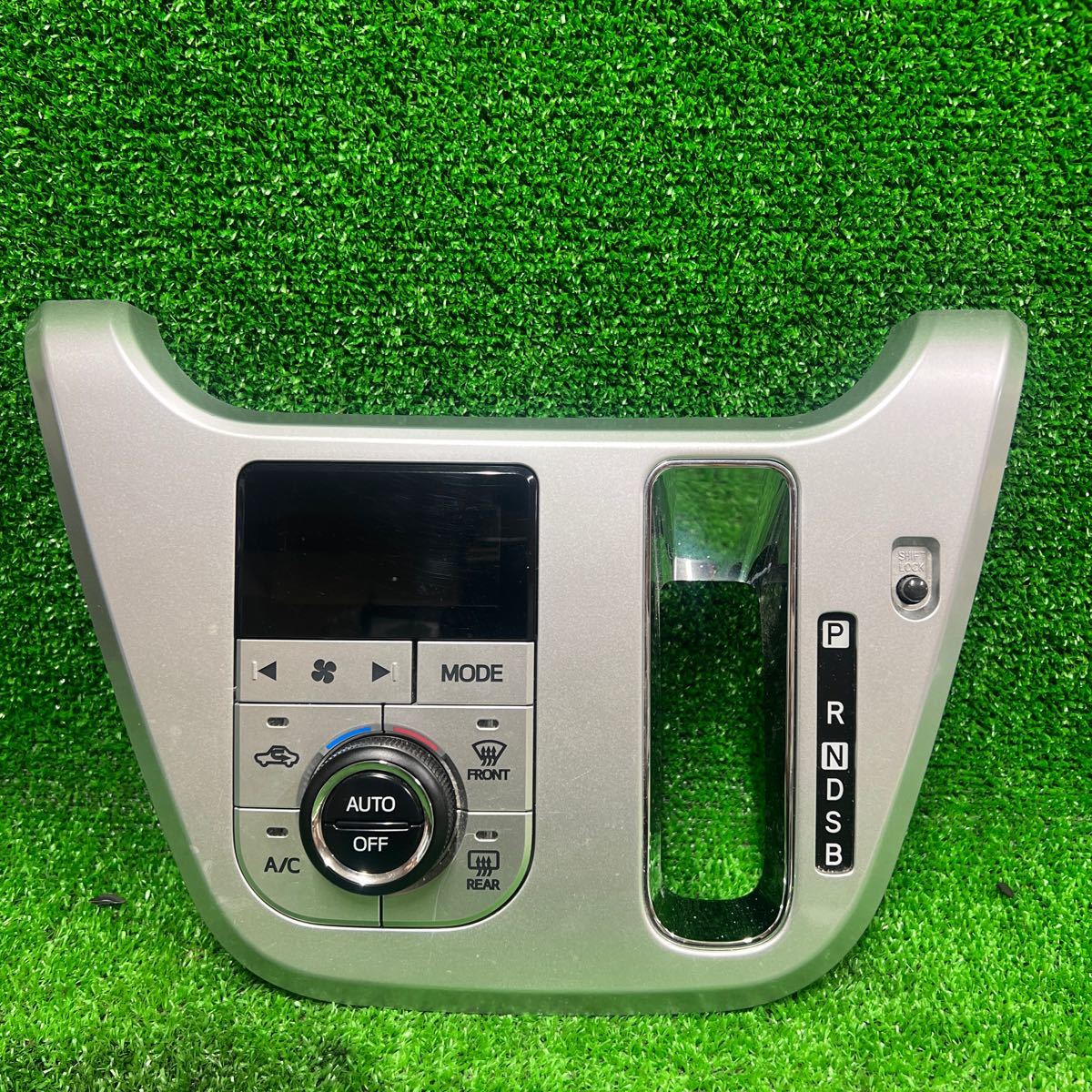 キャスト LA260S エアコンパネル 8-2拍卖