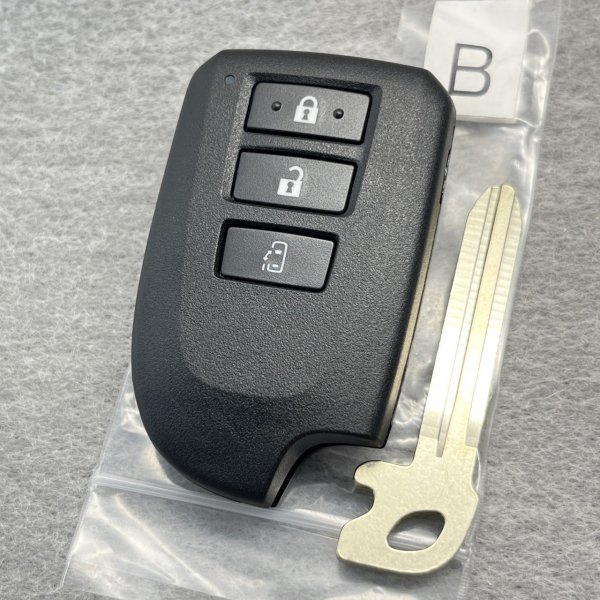 初期化済み 200系ハイエース レジアス  トヨタ純正スマートキー  007-AF0105  B2G2K2K  3ボタン 片側スライド《別料金キーカット可》D拍卖