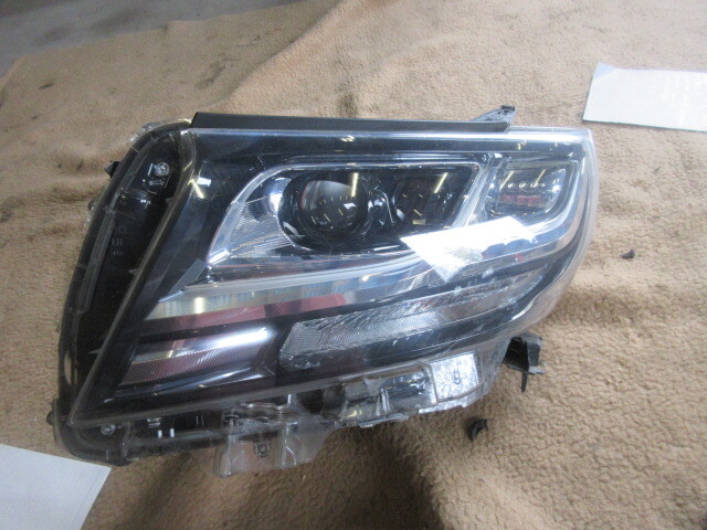 ★17R6A7506 AGH30 アルファード 純正左ライト ジャンク品 加工ベース等に拍卖