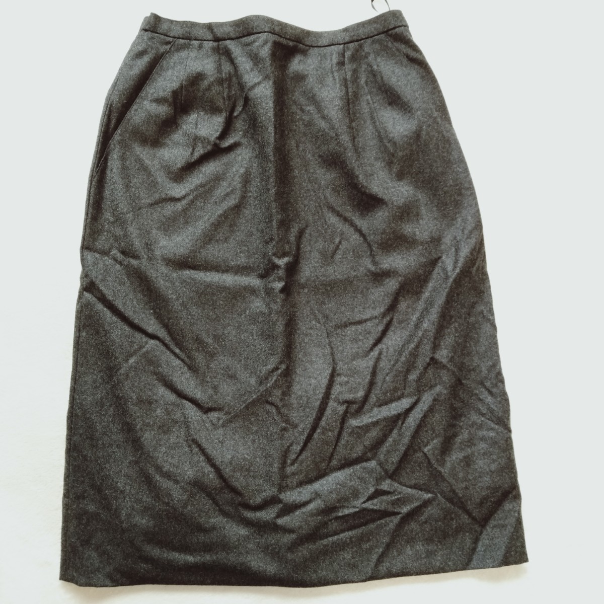 か083 ジュンアシダ jun ashila TOKYO PARIS サイズ9 M相当 ウール100% タイトスカート スカート ダークグレー 洋服拍卖