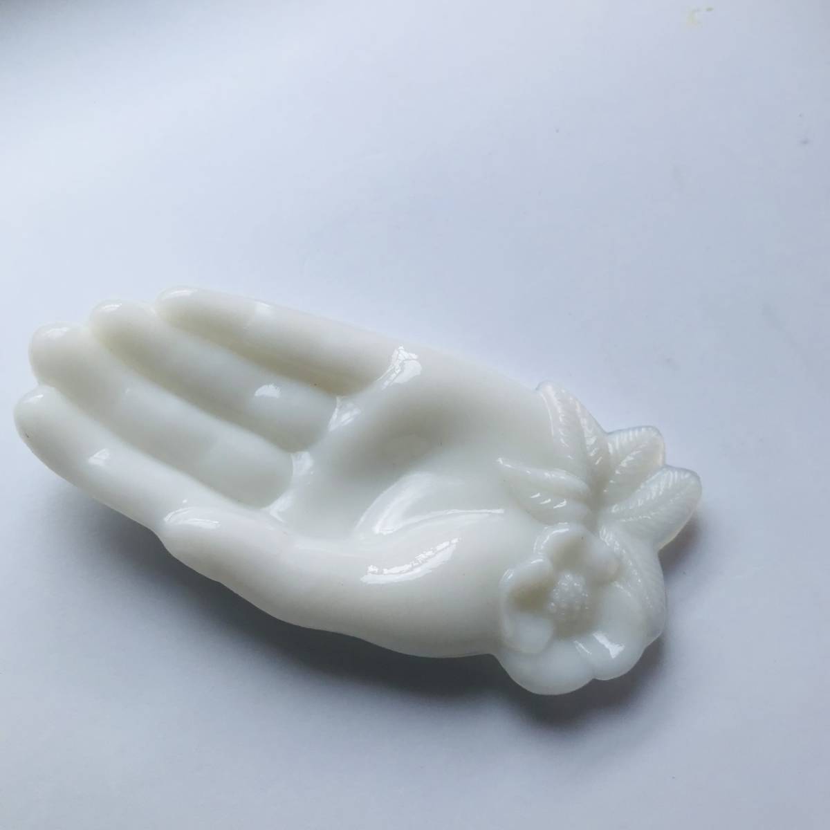 刻印なし★ミルクガラス ハンドトレイ 小物入れ ハンドメイドディスプレイavon エイボン アンティーク調ヴィンテージ調拍卖