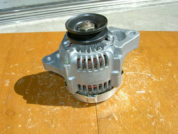 クボタ,芝刈り機/ショベルカー/汎用エンジン用オルタネーター(ダイナモ)リビルト品 100211-4730~1、16678-64011~2拍卖