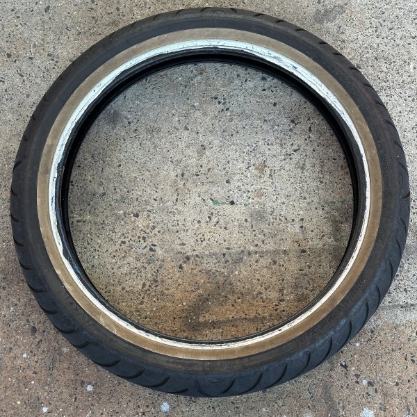 AVON VENOM 100/90-19 57H チューブレス 残り溝4分 (スティード400 ドラッグスター400 ボルト イントルーダー400,750 Z750GP )拍卖