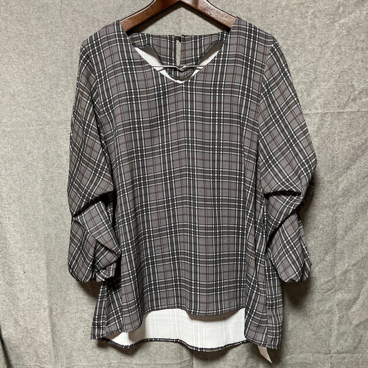 新品 INGNI グレーチェック ブラウス ら拍卖