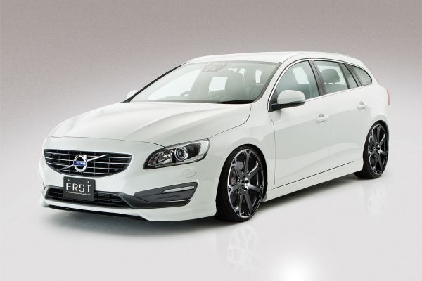 エアスト ERST VOLVO V60 FB/FD 2014-2017 フロントリップ/センターフラップ/サイドスカート/リアスカート/マフラー セットカッター拍卖