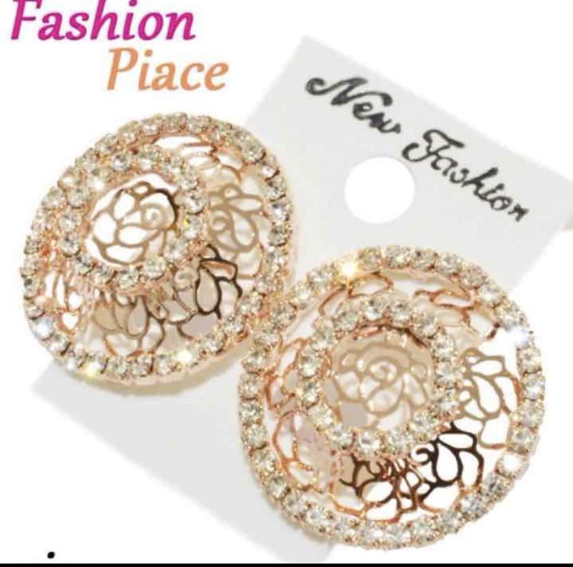 ラインストーン 花型プレート丸ピアス アクセサリー拍卖