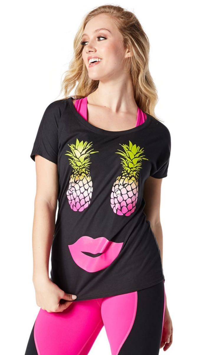 Zumba Explore Hi Lo Hem Tee-Back to Black ズンバウェア パイナップル柄 唇 Tシャツ ブラック 黒拍卖