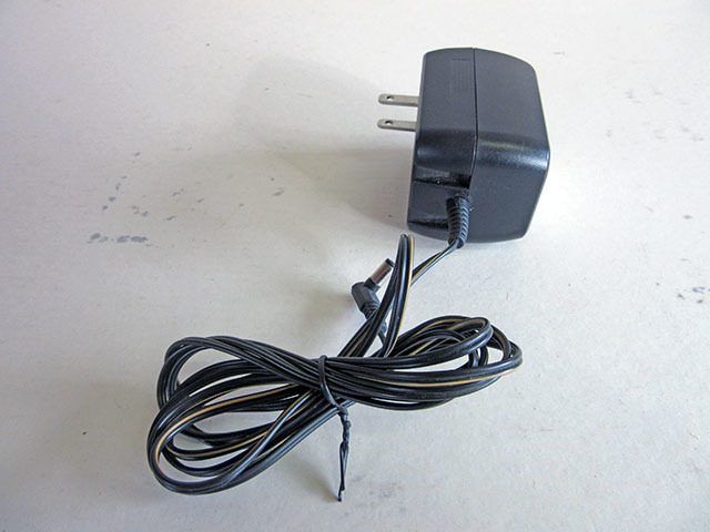 PC009_ BUFFALO AC ADAPTER 420AS44252拍卖