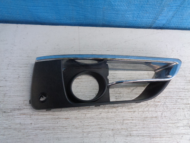 BC837 BMW F45 2シリーズ フォグカバー 右 51117347220拍卖