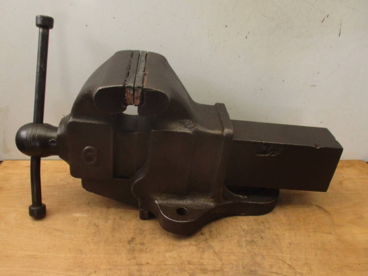 バイス 万力 6インチ 約150mm ハンドル曲がりあり ■部分に欠けあり拍卖