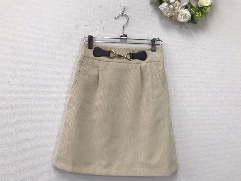 2268 【 MAJESTIC LEGON 】新品本体価格¥4,500 ウエストピットミニスカート サイズ:S 色:アイボリー拍卖