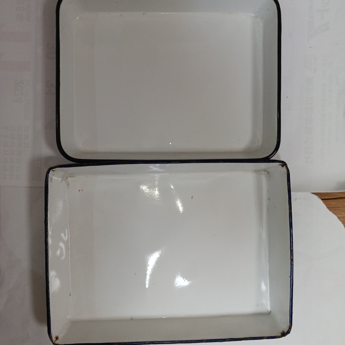 ホーロー容器33センチ×26×4.4程 ジャンク品拍卖