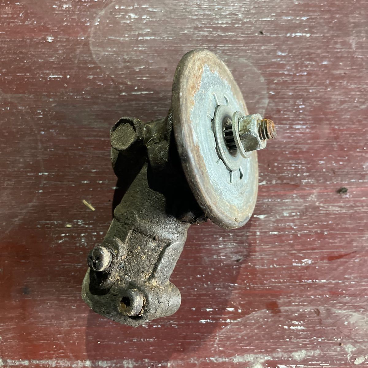 YY98 草刈機 ギアケース パイプ径約24mm シャフト径7mm 歯山7山 農くる 山口発拍卖