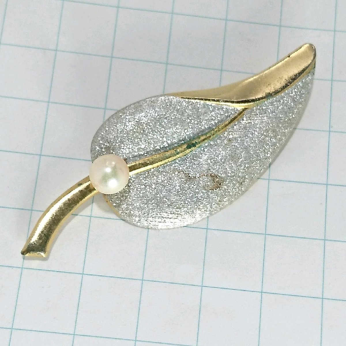 送料無料)ビンテージ☆パール 葉っぱモチーフ☆アンティーク ブローチ A22737拍卖