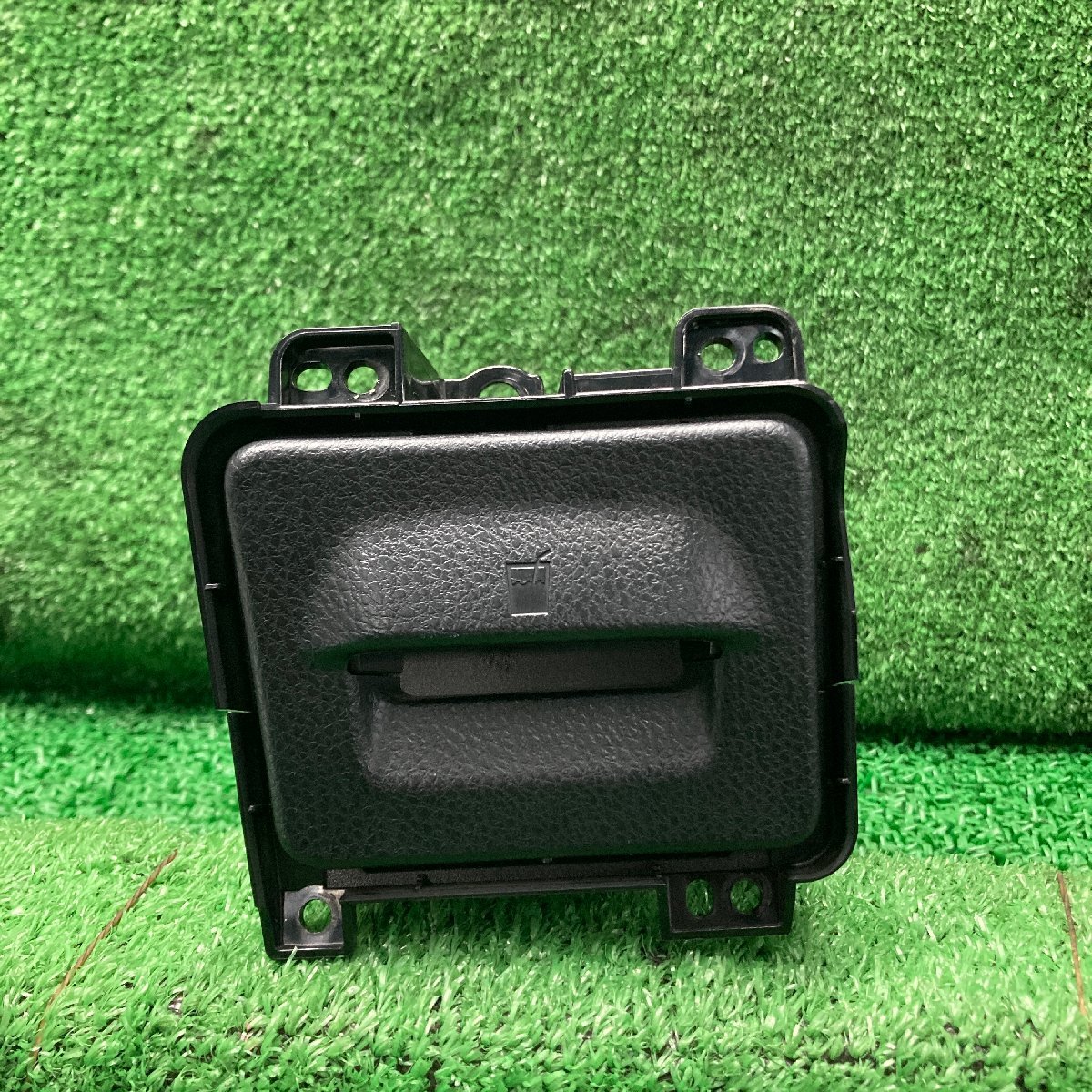 ♪♪ノア G ZWR80G ドリンクホルダー カップホルダー 飲み物れ(W1158)♪♪拍卖