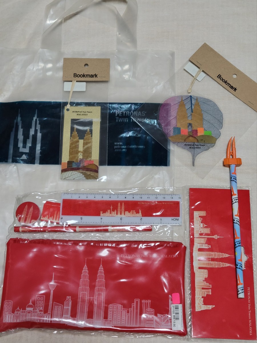 【レア】【経年未使用】ペトロナスツインタワーオリジナル文具栞セット マレーシア クアラルンプール お土産 スーベニア 馬来西亜 Malaysia拍卖
